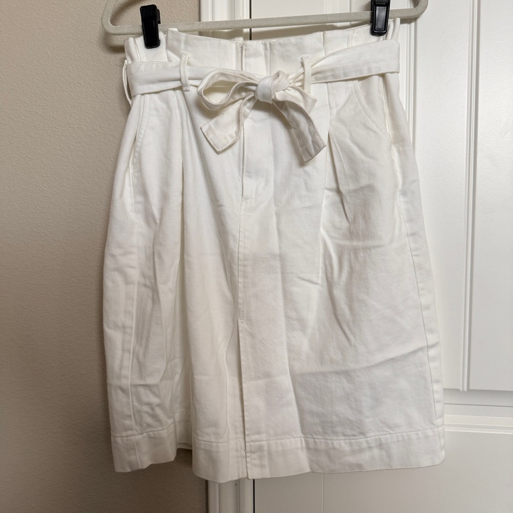 Ann Taylor Cream Belted Skirt Size 10 Petite